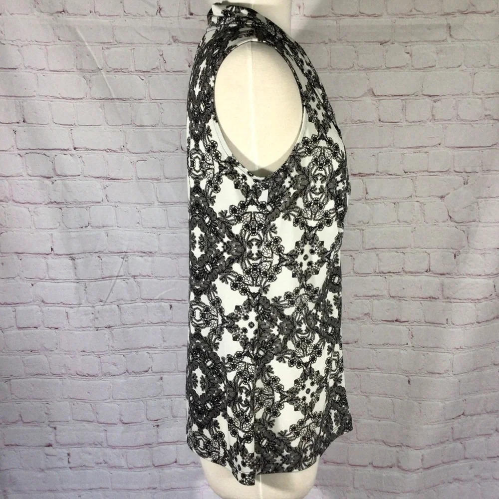 Worthington Black and Cream Sleeveless Blouse - Size Medium - Picture 4 of 7